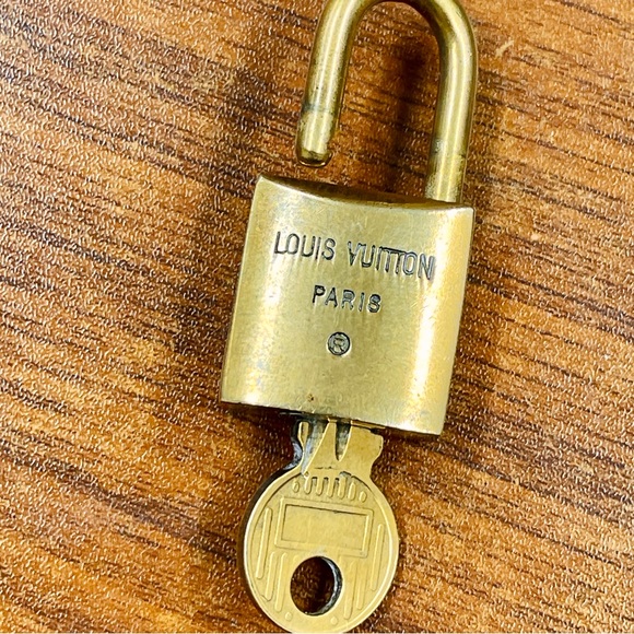 !!RARE!! LV Gold Tone Lock and Key #206 - Picture 12 of 12